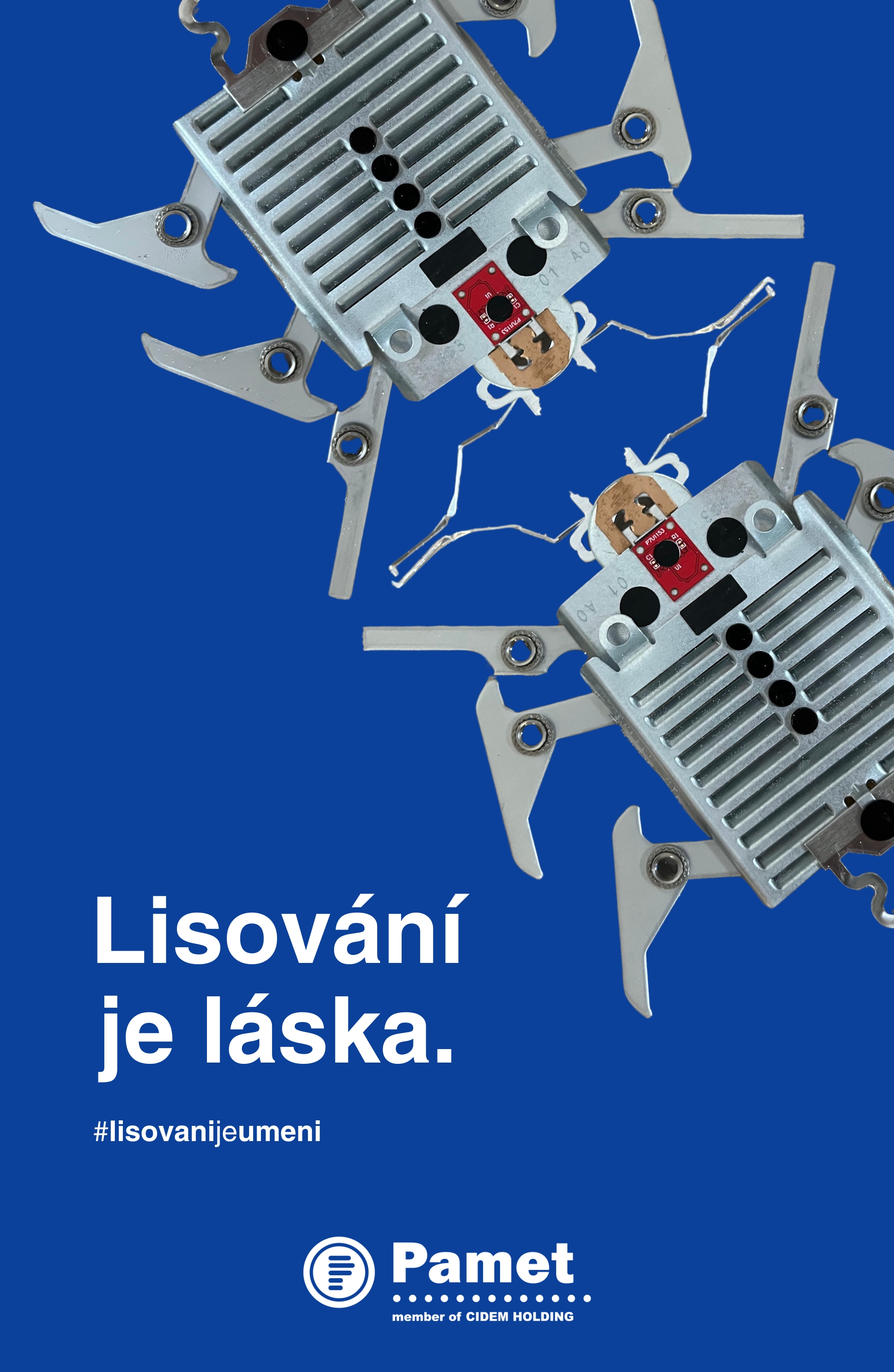 Kampaň PAMET: kovoví brouci na modrém pozadí s textem Lisování je láska